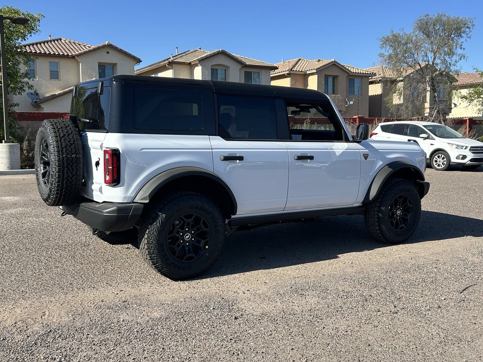 New 2026 Ford Bronco Badlands w/ Black Appearance Package AWD/4WD image 7