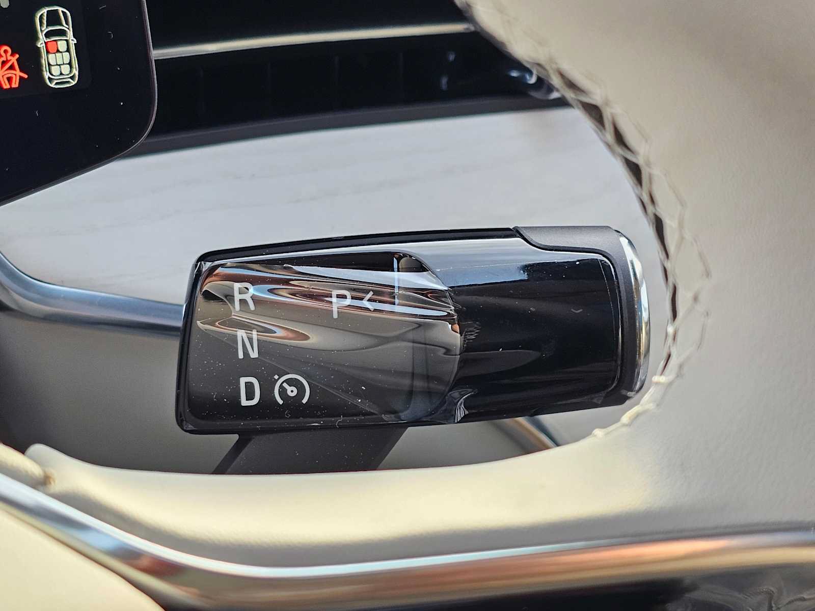 New 2025 Volvo EX90 Plus AWD/4WD image 21