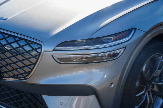 Used 2023 Genesis Electrified GV70 AWD/4WD image 10
