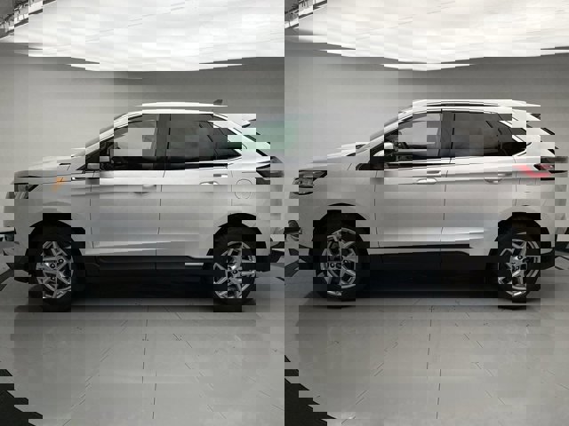 Used 2022 Ford Edge SEL w/ Convenience Package image 2