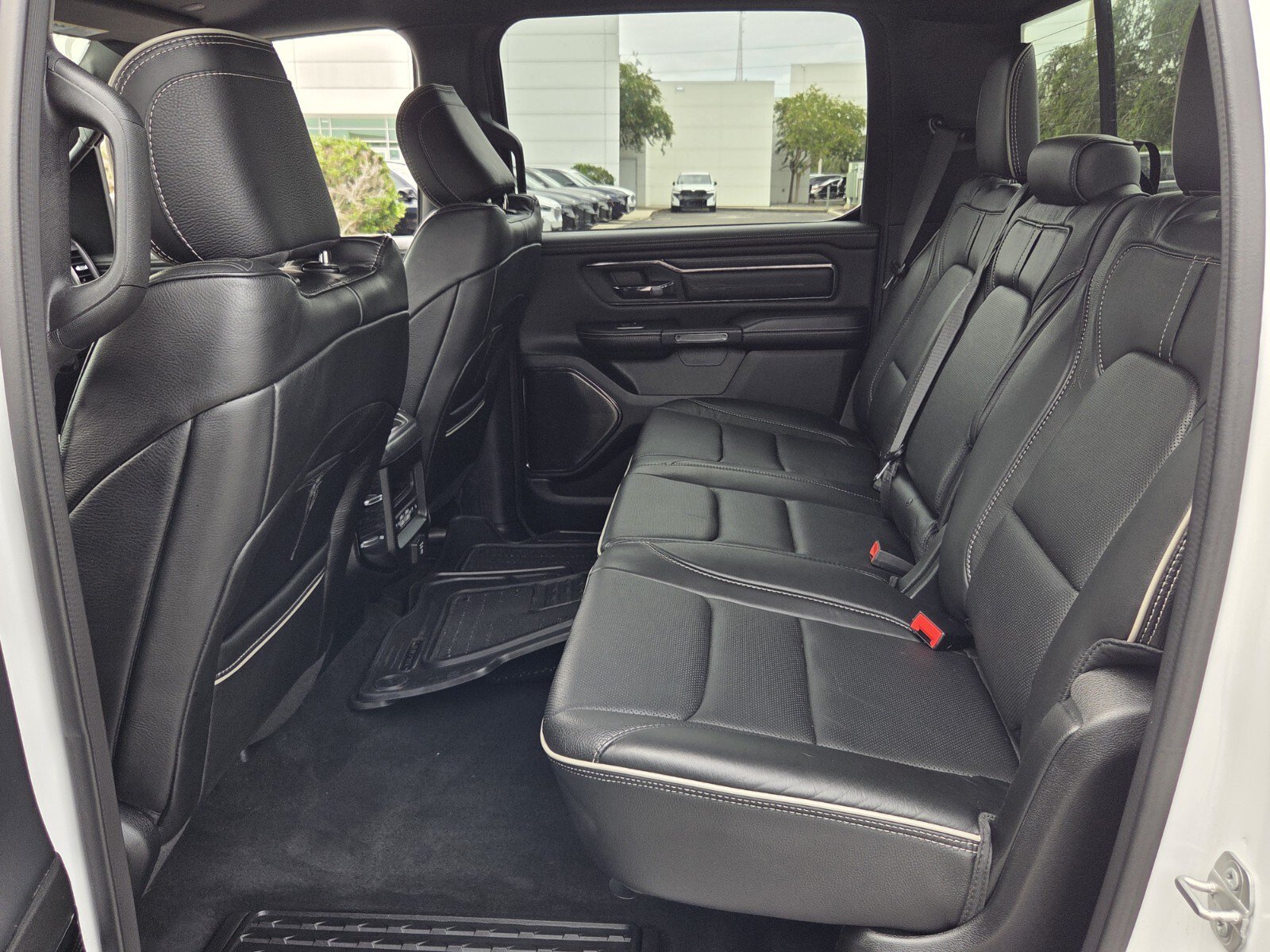 Used 2023 RAM 1500 Limited AWD/4WD image 11