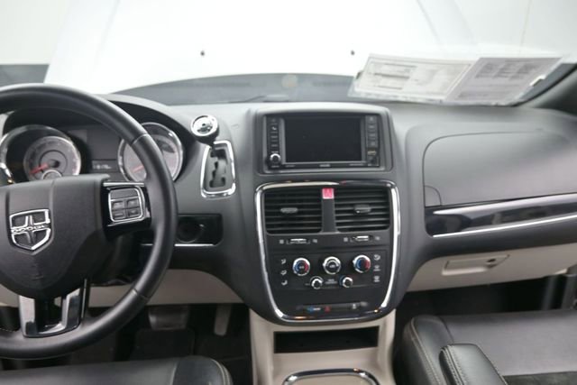 Used 2018 Dodge Grand Caravan SXT FWD image 23