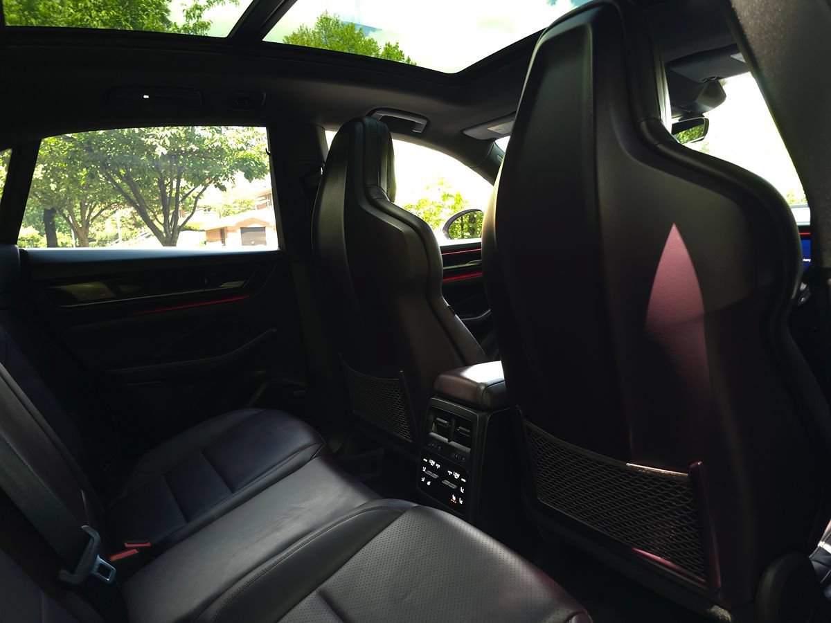 Used 2025 Porsche Macan 4 Electric AWD/4WD image 21