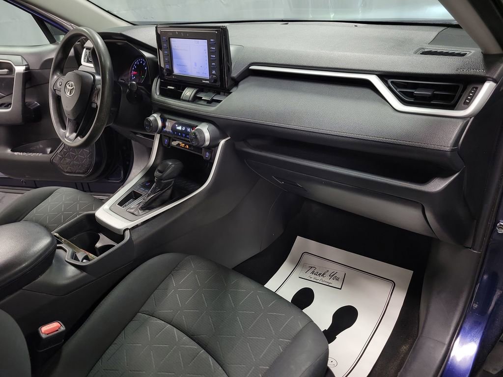 Used 2020 Toyota RAV4 XLE image 23