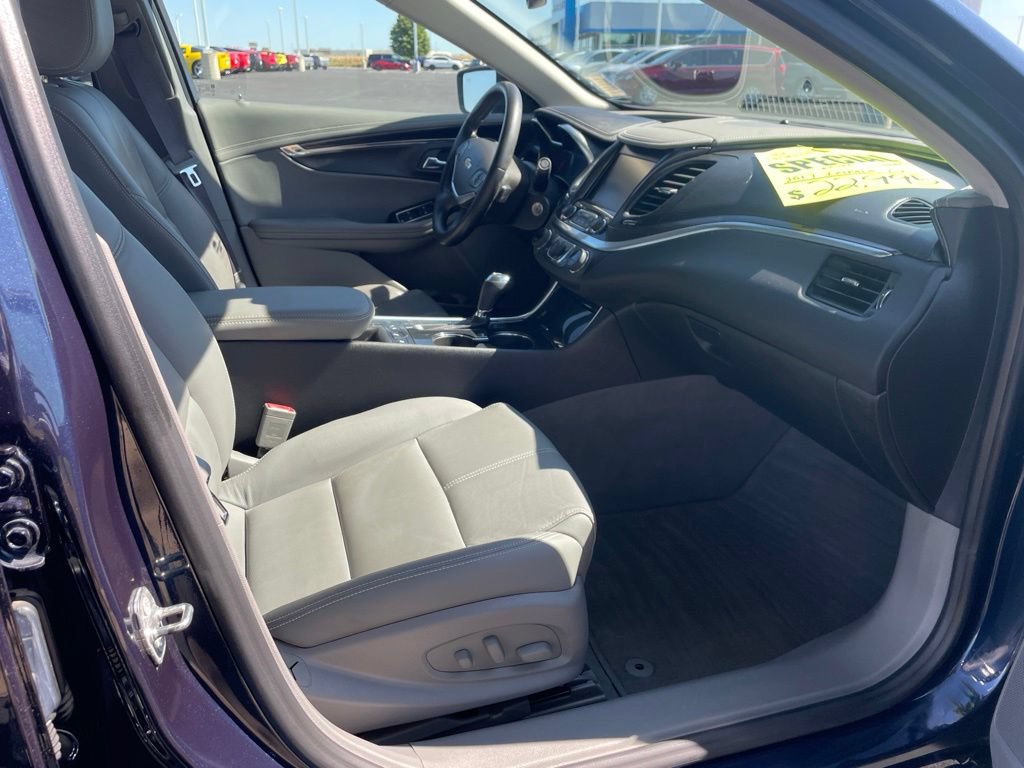 Used 2017 Chevrolet Impala LT w/ Leather Package FWD image 22