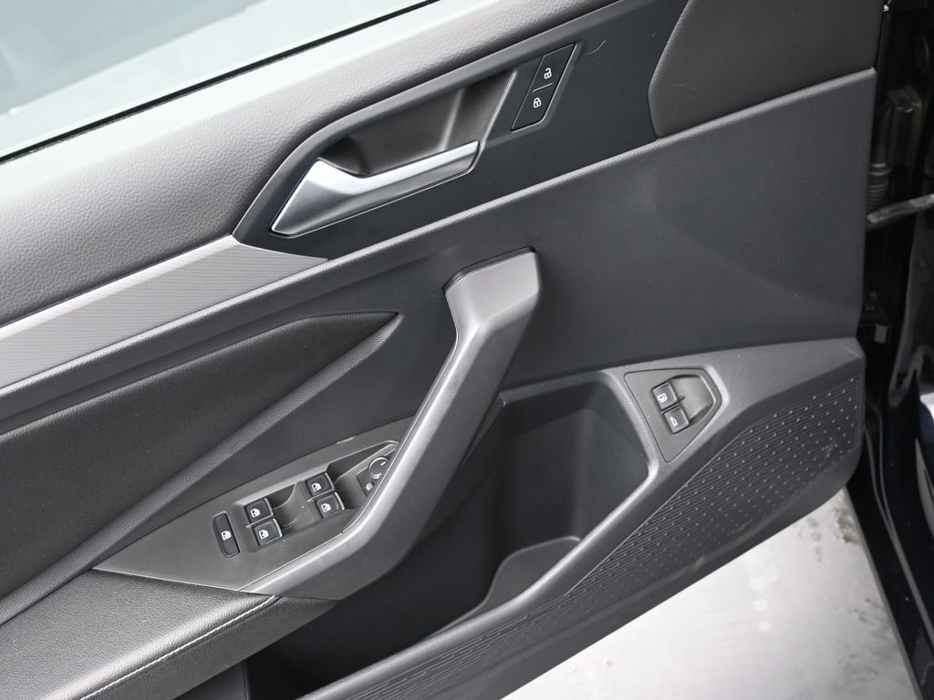 Used 2023 Volkswagen Jetta Sport image 17