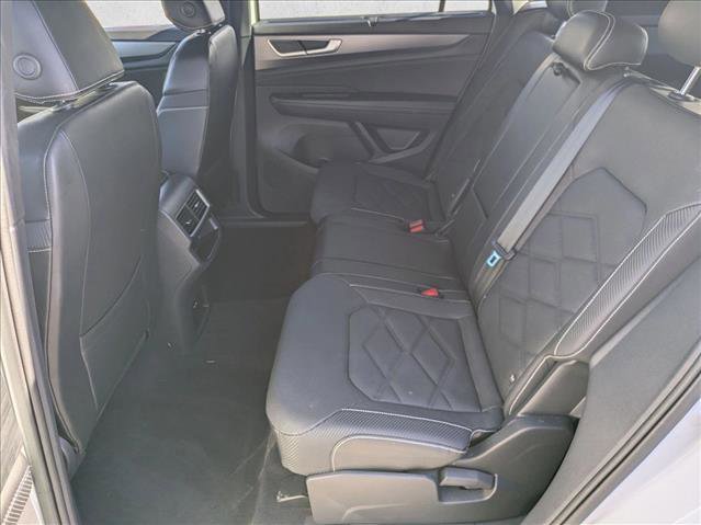 Used 2024 Volkswagen Atlas Cross Sport SE image 17