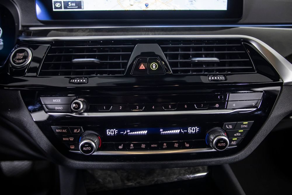 Used 2023 BMW 530e w/ Convenience Package RWD image 29