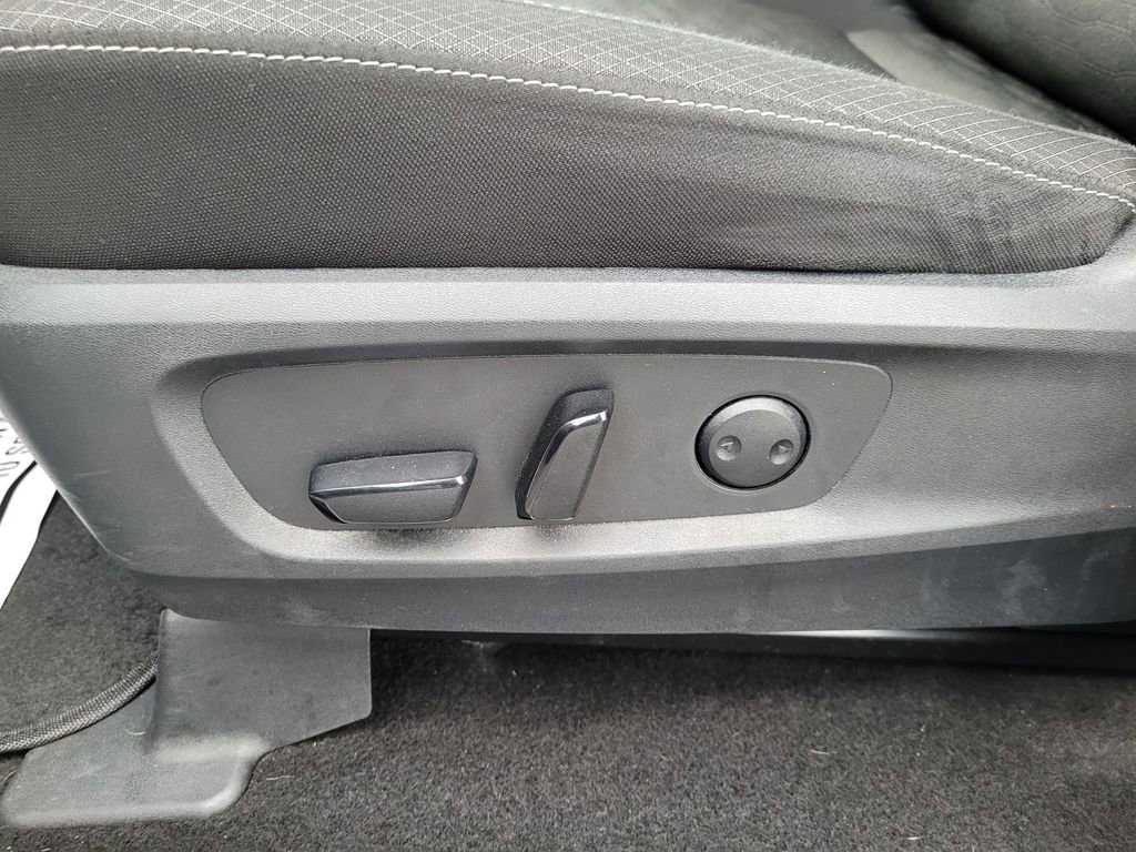 Used 2024 Nissan Pathfinder SV FWD image 12
