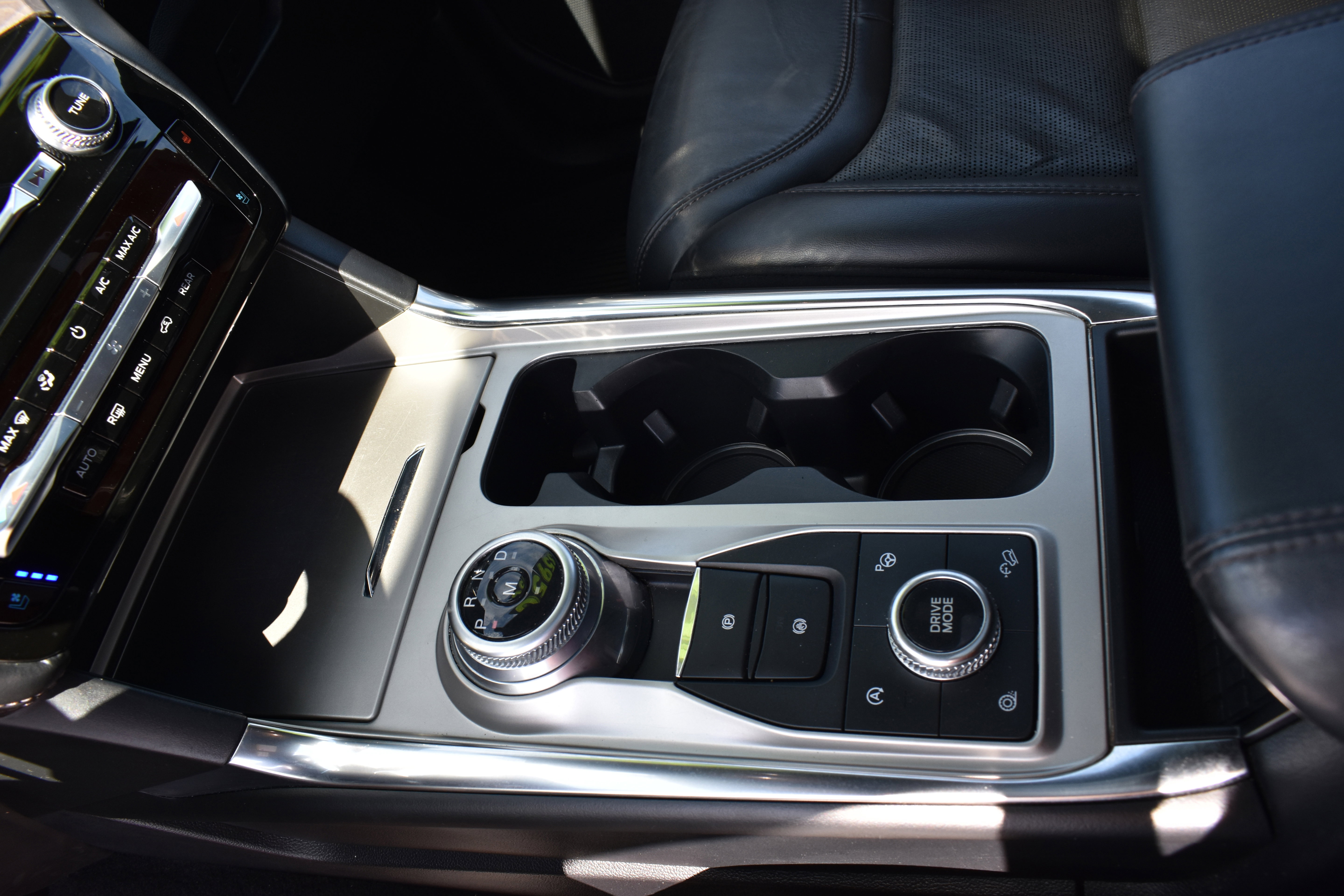Used 2021 Ford Explorer Platinum w/ Equipment Group 601A image 22
