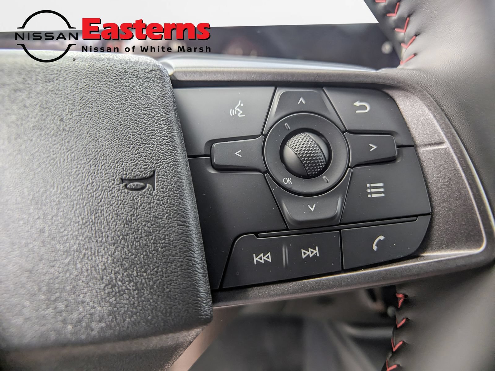 New 2027 Nissan Sentra SR w/ Floor Mat Package FWD image 16