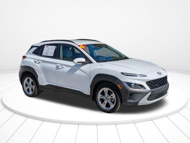 Used 2022 Hyundai Kona SEL image 2