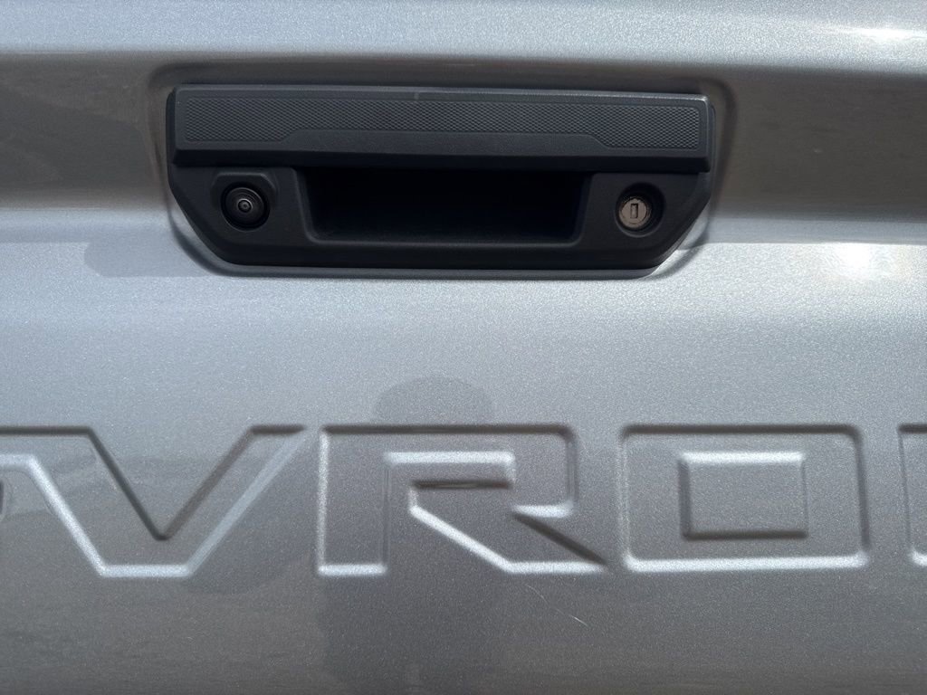 Used 2025 Chevrolet Colorado ZR2 w/ Technology Package image 11