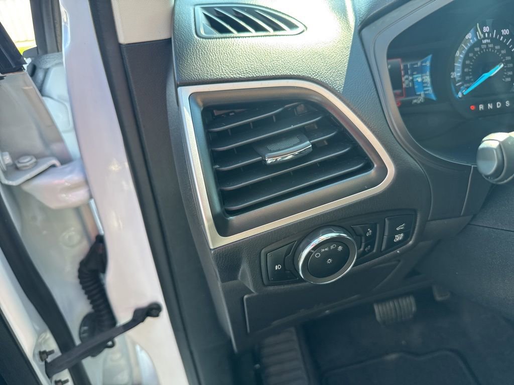 Used 2024 Ford Edge SEL w/ Sport Appearance Package image 16