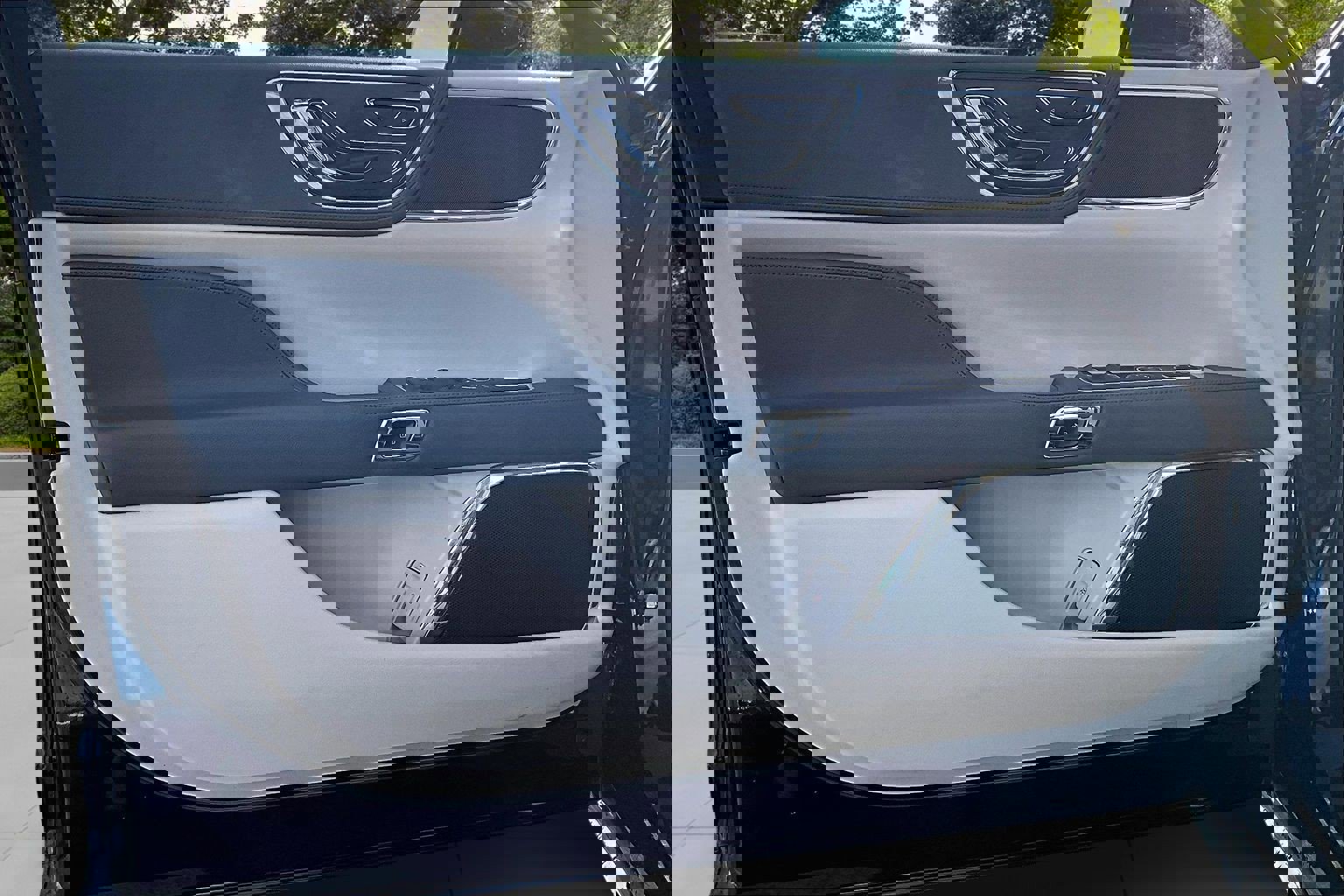 Used 2019 Lincoln Continental Select image 21