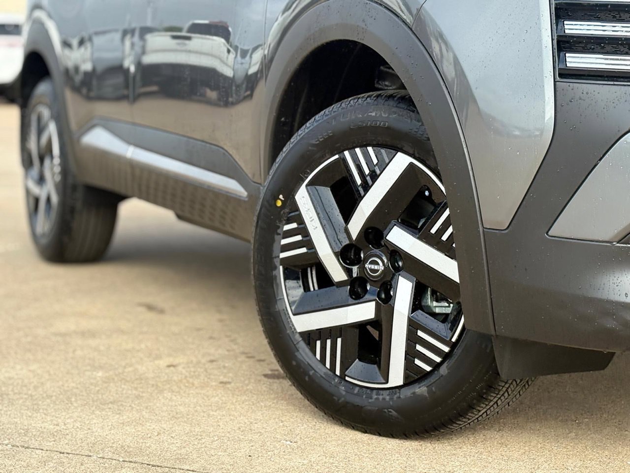 New 2027 Nissan Kicks SV FWD image 3