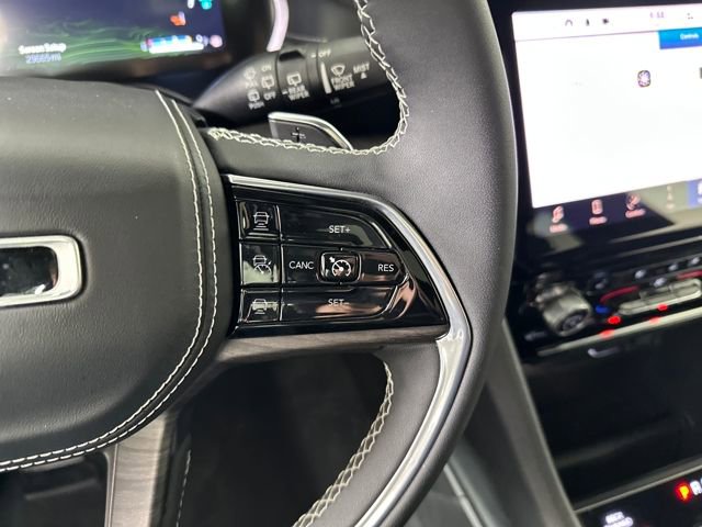 Used 2022 Jeep Grand Cherokee Overland image 16