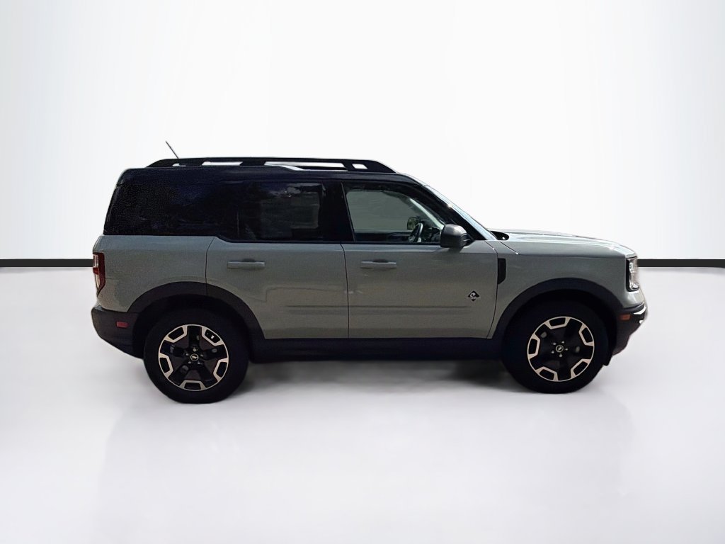 Used 2023 Ford Bronco Sport Outer Banks w/ Tech Package AWD/4WD image 4