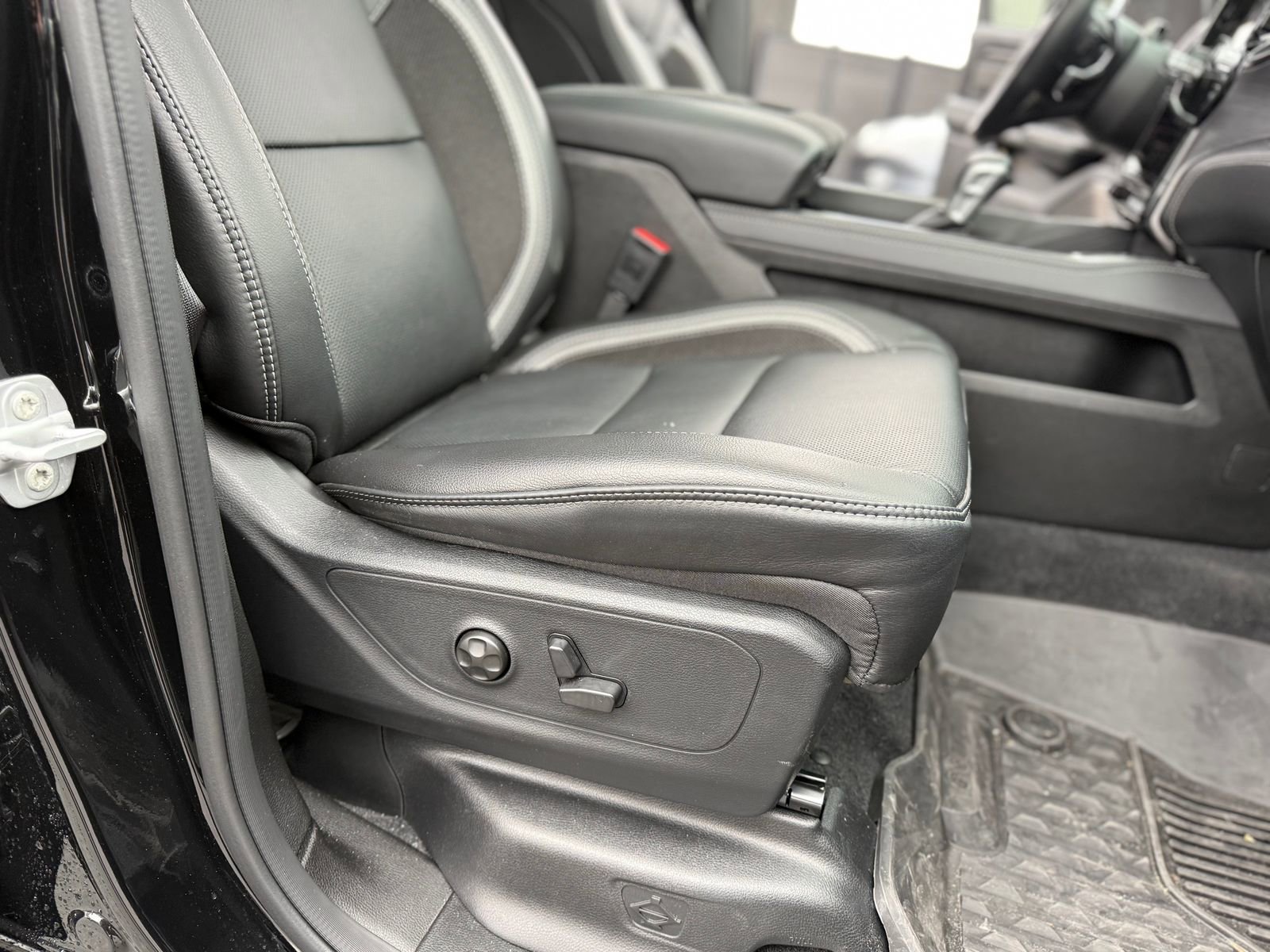 Used 2025 RAM 1500 RHO w/ RHO Level 1 Equipment Group AWD/4WD image 32