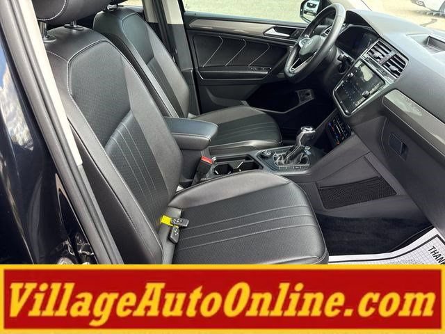 Used 2022 Volkswagen Tiguan SE w/ Panoramic Sunroof Package AWD/4WD image 42