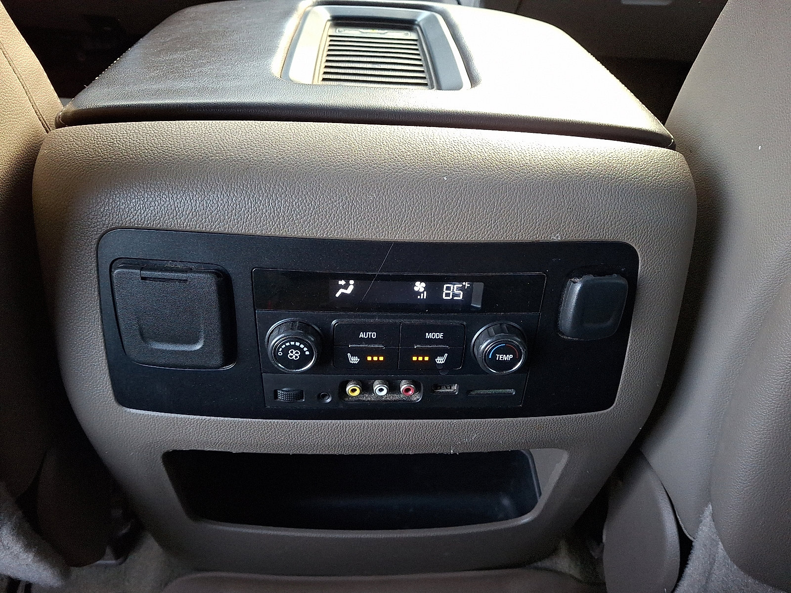 Used 2015 Chevrolet Suburban LTZ image 12