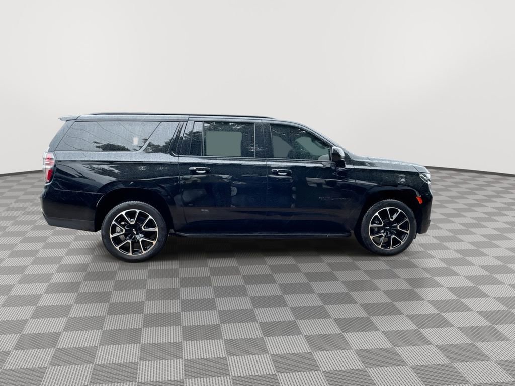 Used 2023 Chevrolet Suburban RST AWD/4WD image 12