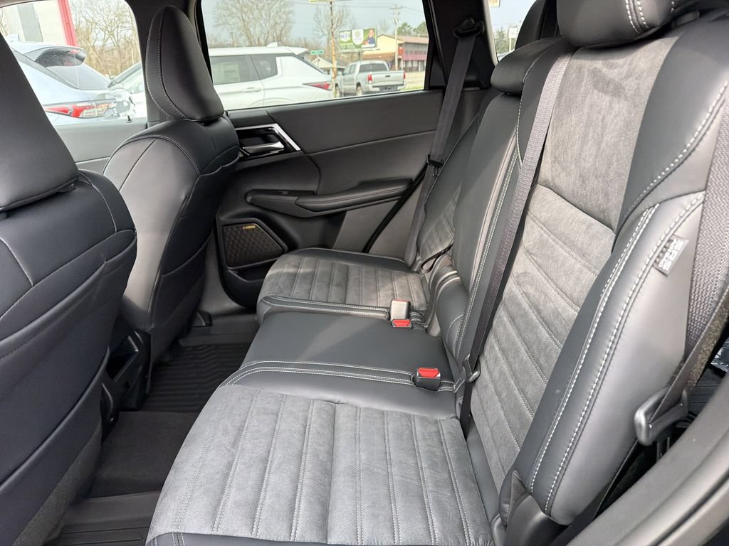 New 2026 Mitsubishi Outlander SE AWD/4WD image 12