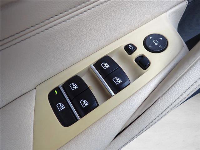 Used 2022 BMW 530e xDrive 530e xDrive w/ Premium Package image 12