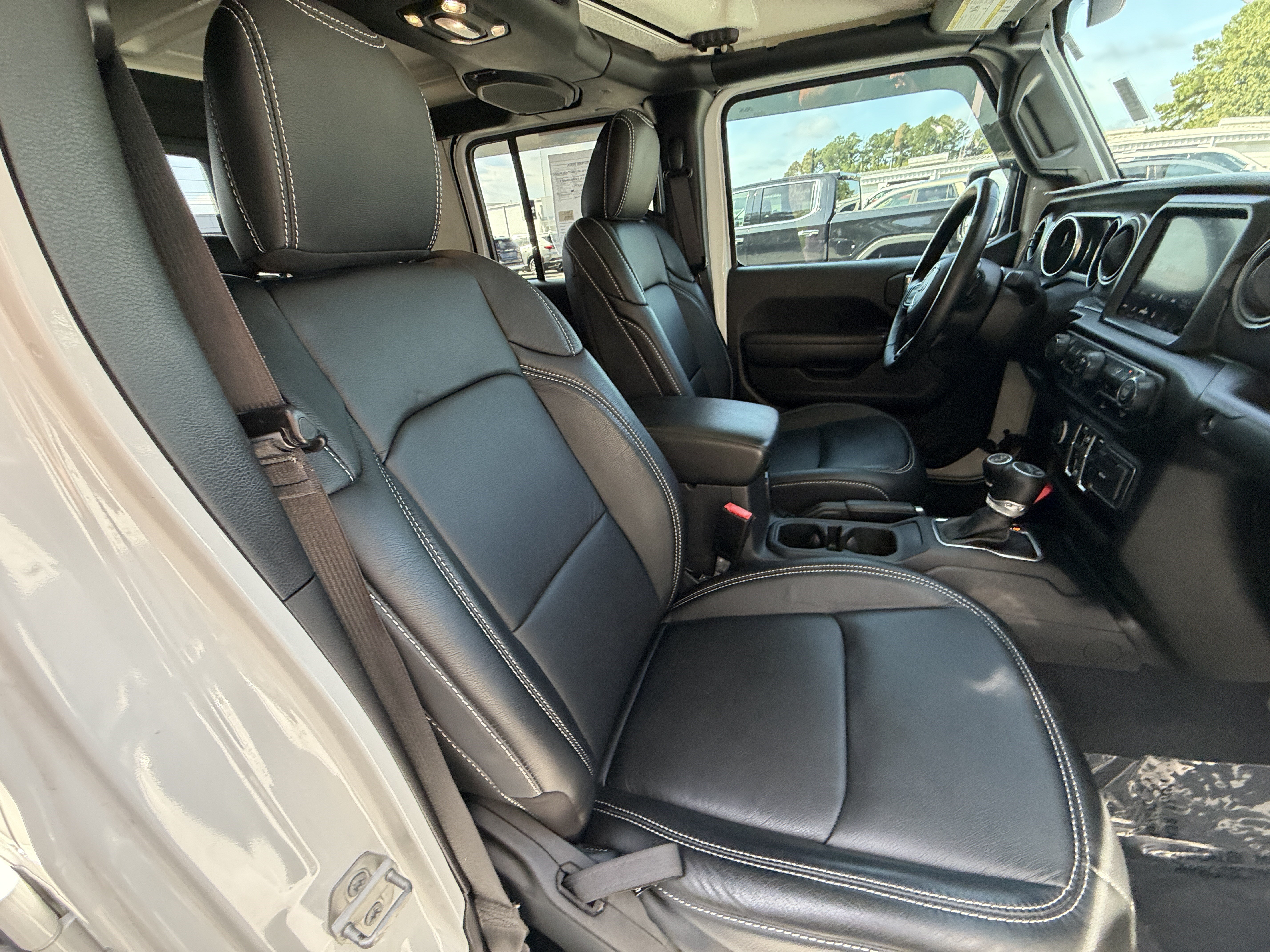 Used 2021 Jeep Gladiator Sport AWD/4WD image 16