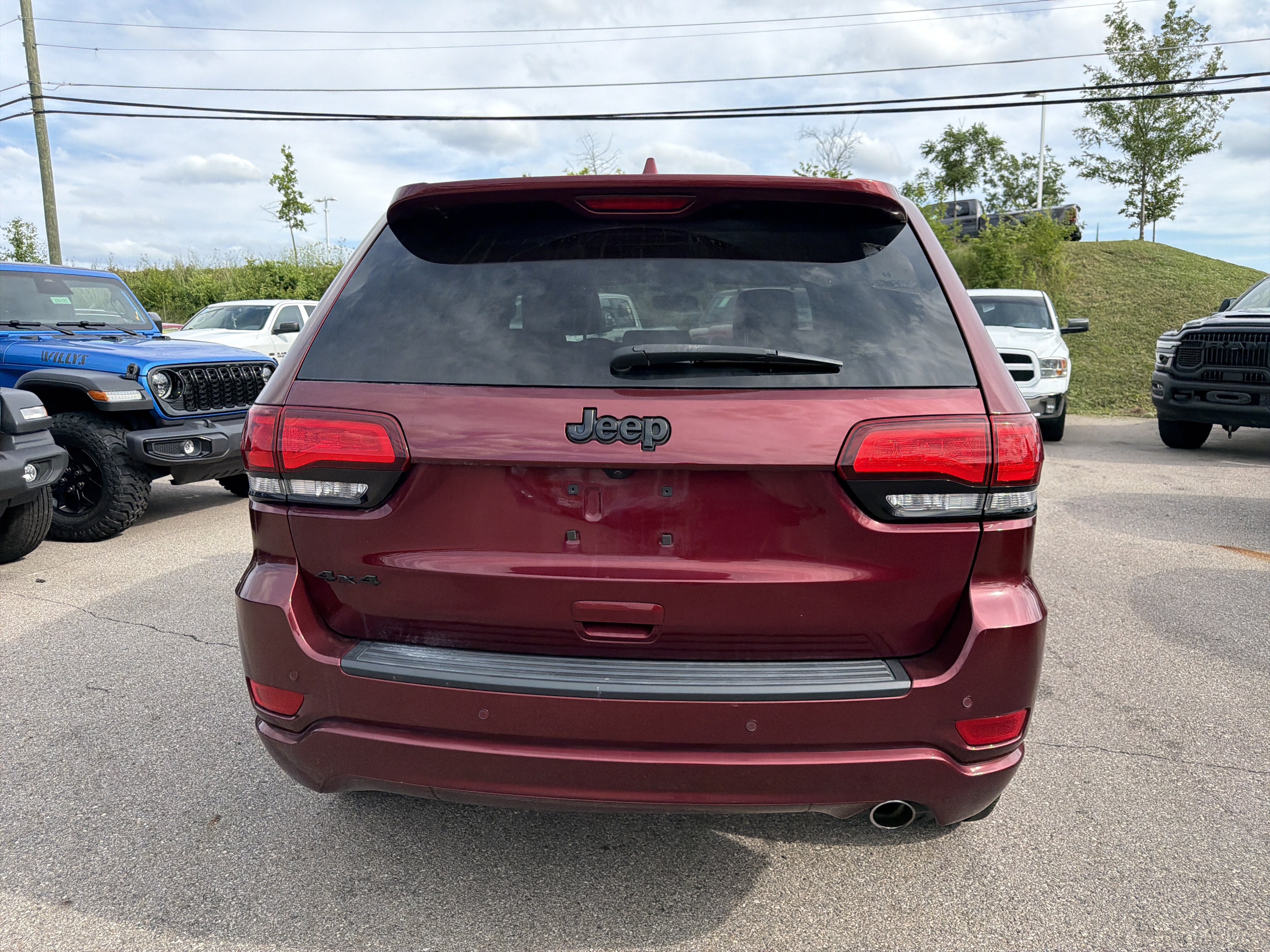 Certified 2020 Jeep Grand Cherokee Altitude AWD/4WD image 6
