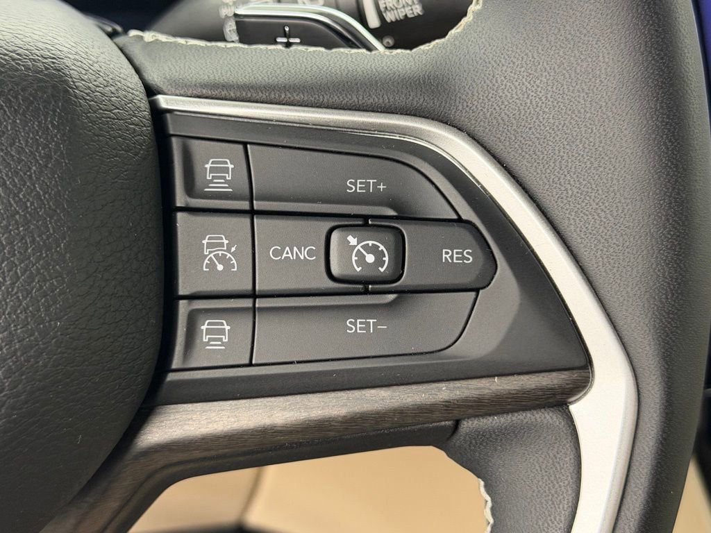 Used 2023 Jeep Grand Cherokee Limited w/ Luxury Tech Group II image 26