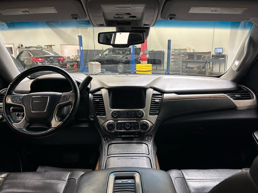 Used 2019 GMC Yukon XL Denali w/ Open Road Package RWD image 18