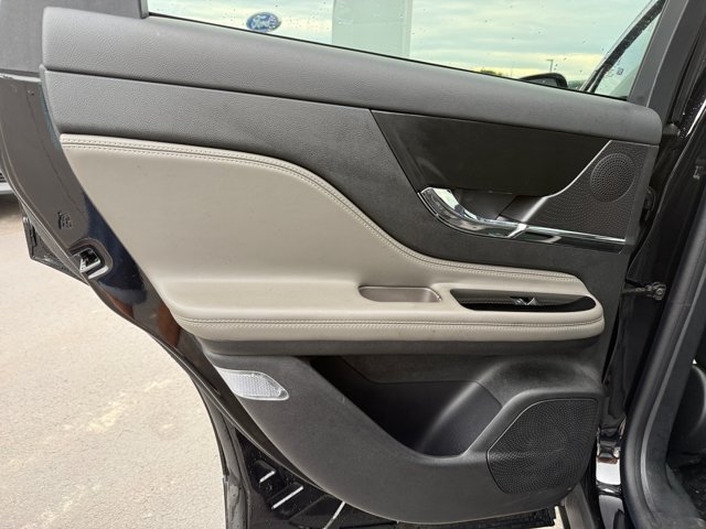 Used 2024 Lincoln Corsair AWD w/ Equipment Group 101A image 25