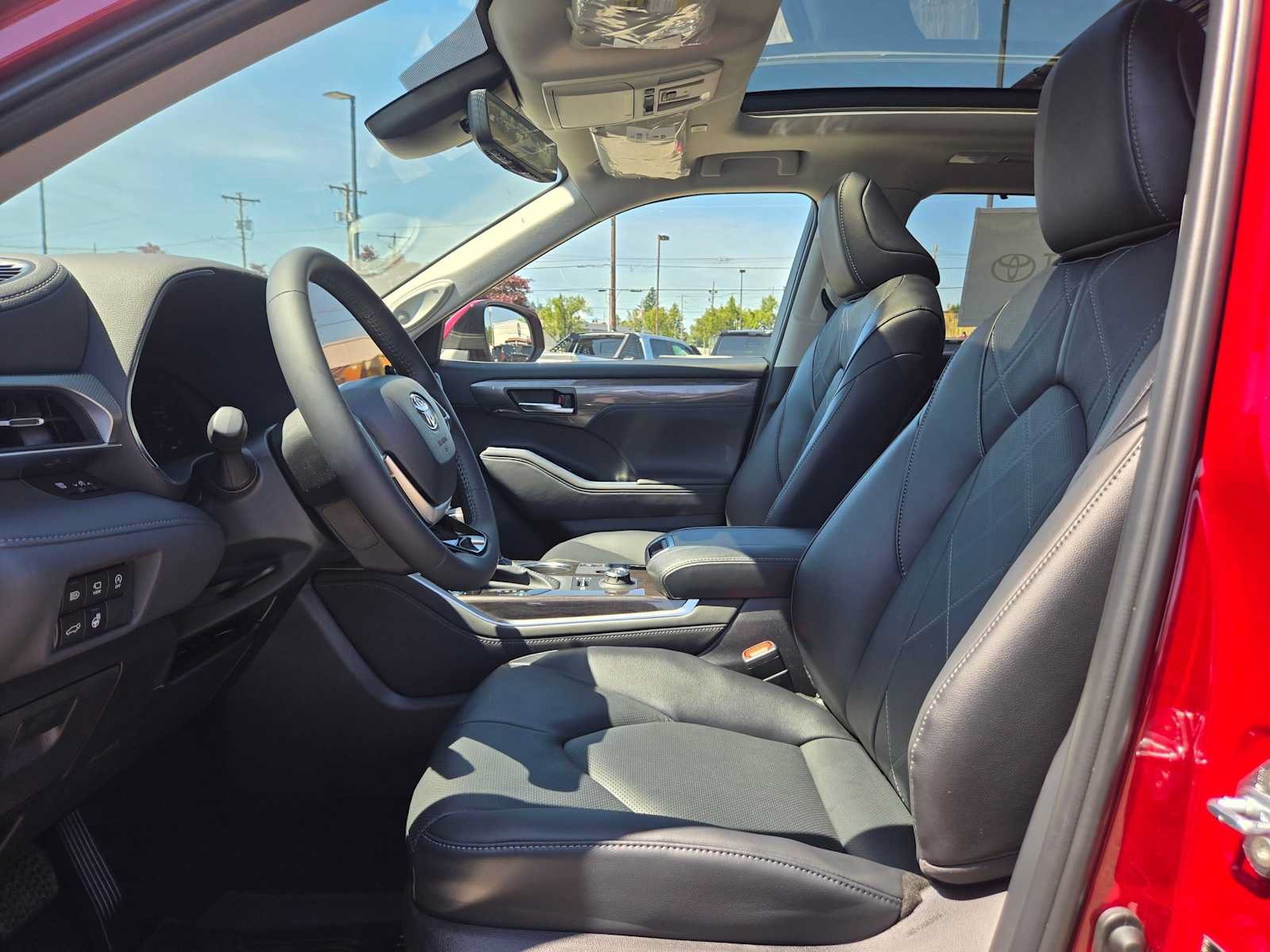 New 2026 Toyota Highlander Platinum AWD/4WD image 25