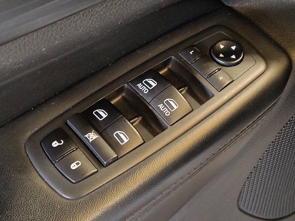 Used 2019 Jeep Grand Cherokee Altitude image 27