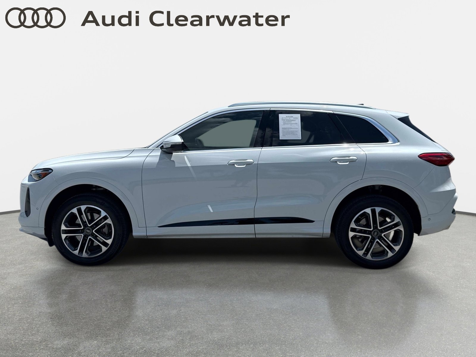 Used 2025 Audi Q5 Premium w/ Convenience Package AWD/4WD image 2