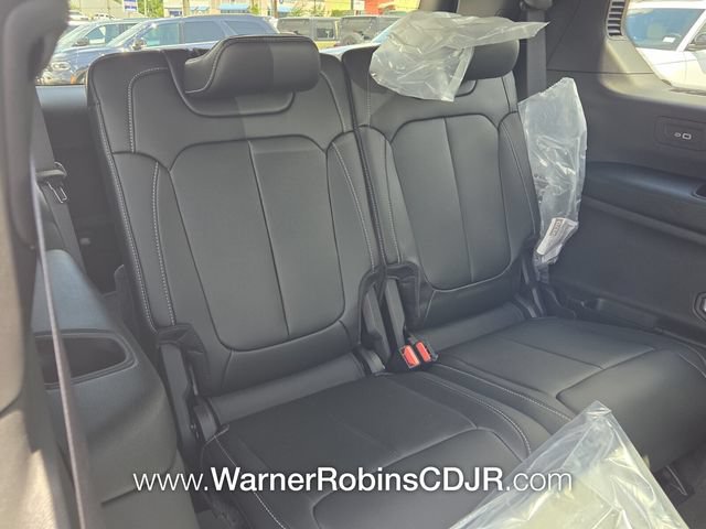 New 2026 Jeep Grand Cherokee L Limited w/ Limited Altitude Package RWD image 15
