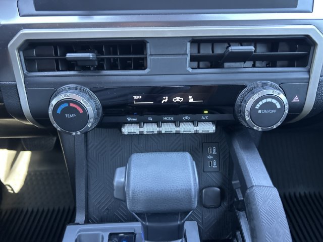Used 2024 Toyota Tacoma SR5 AWD/4WD image 25