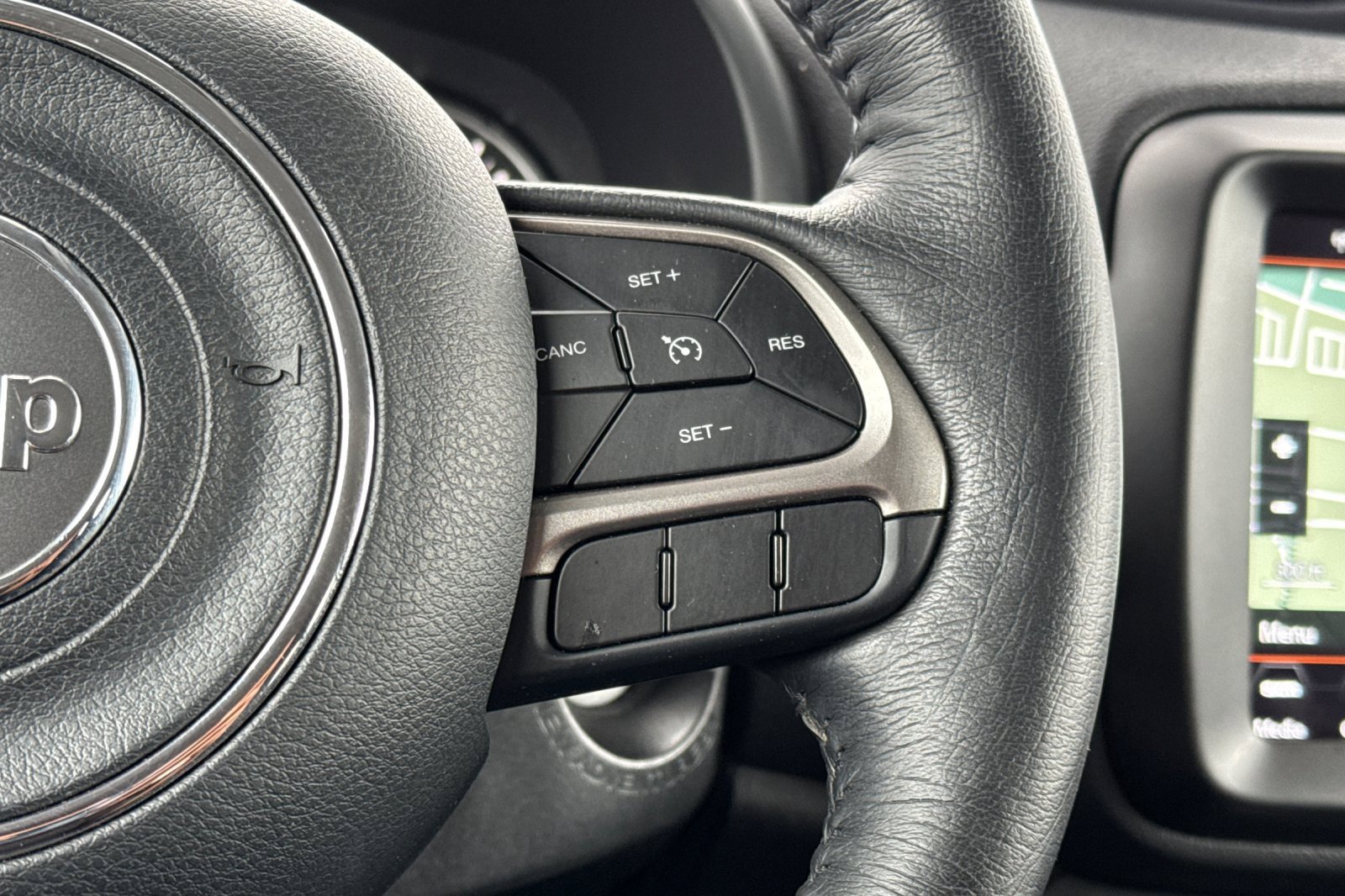 Used 2022 Jeep Renegade Latitude w/ Convenience Group image 29