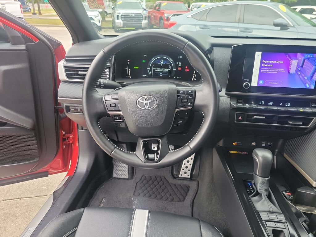 Used 2025 Toyota Camry SE w/ Convenience Package FWD image 17