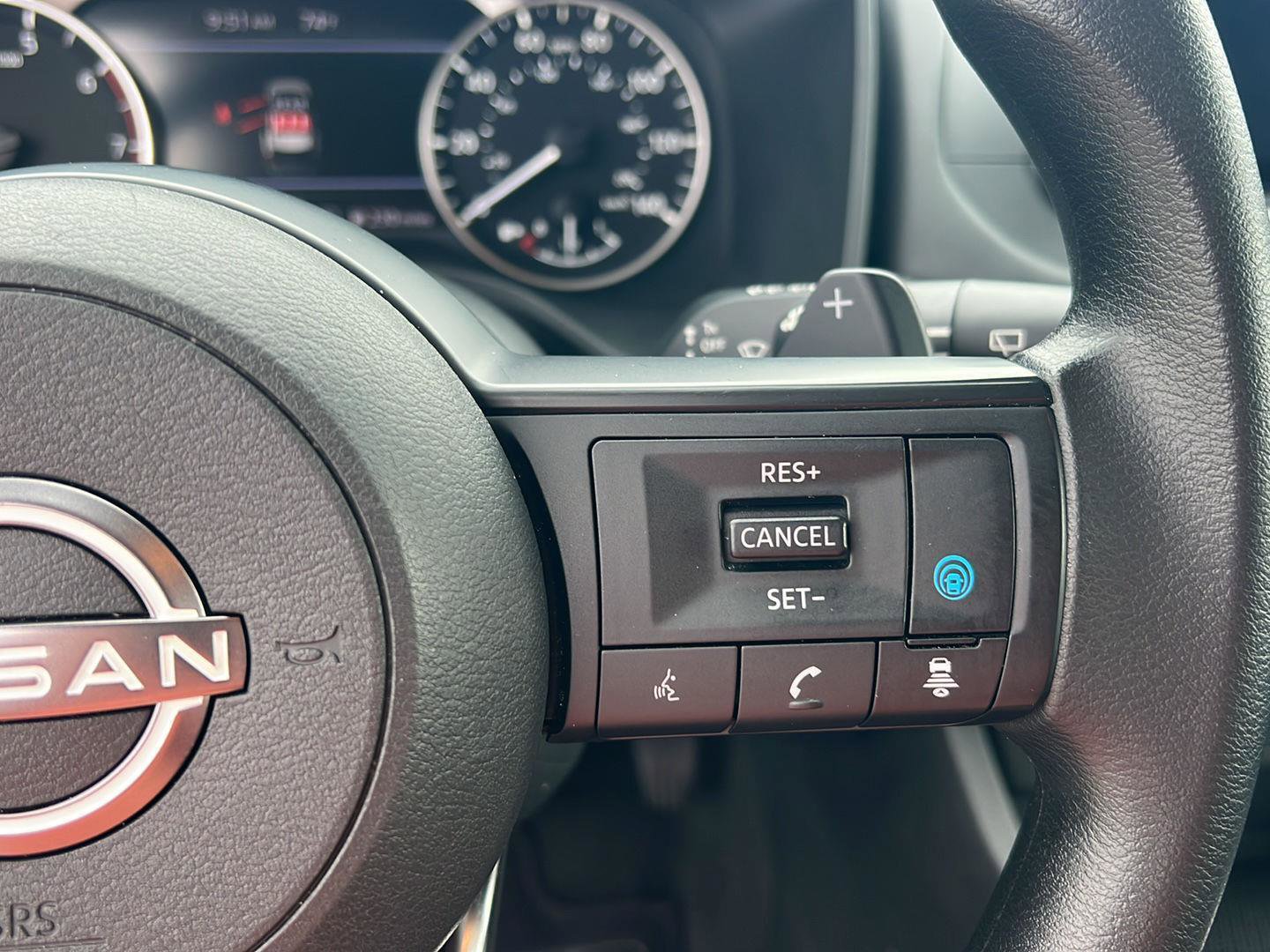 Used 2024 Nissan Rogue SV image 22