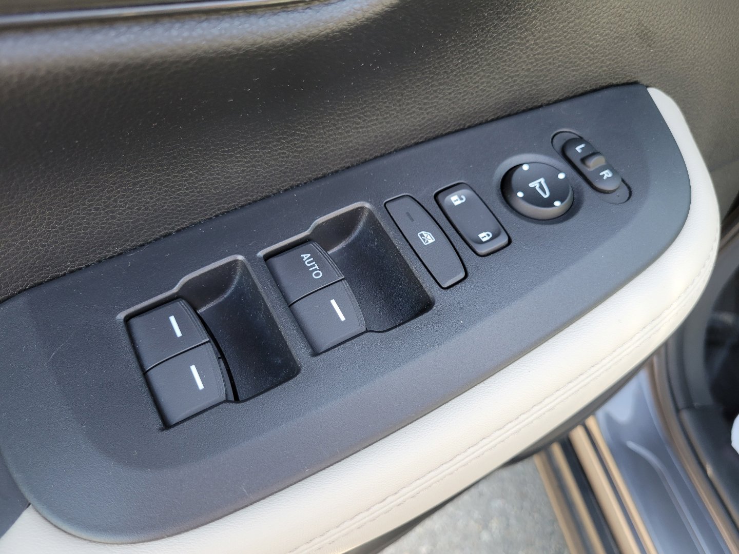 Certified 2023 Honda HR-V LX image 18