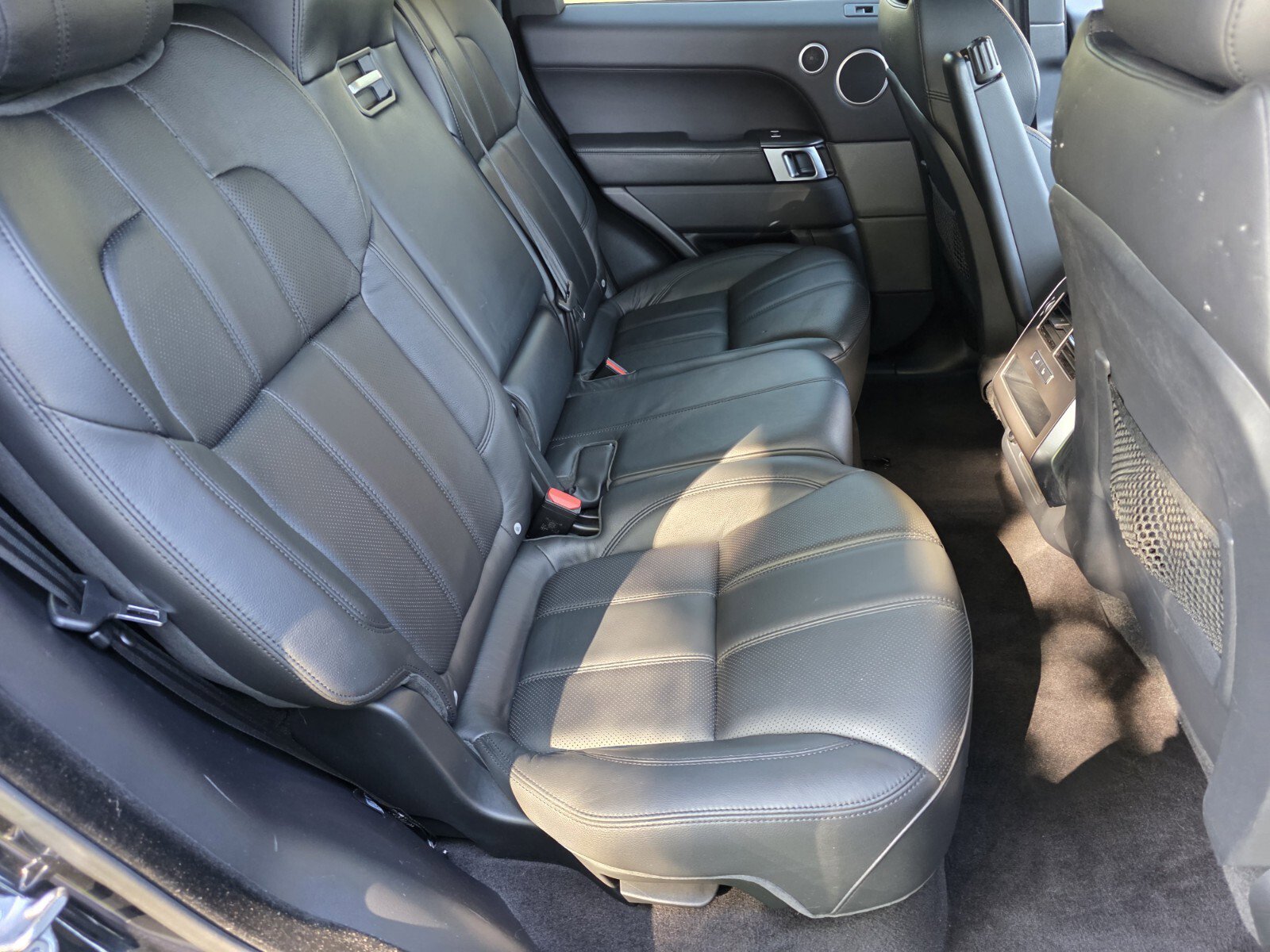 Used 2016 Land Rover Range Rover Sport SE AWD/4WD image 5