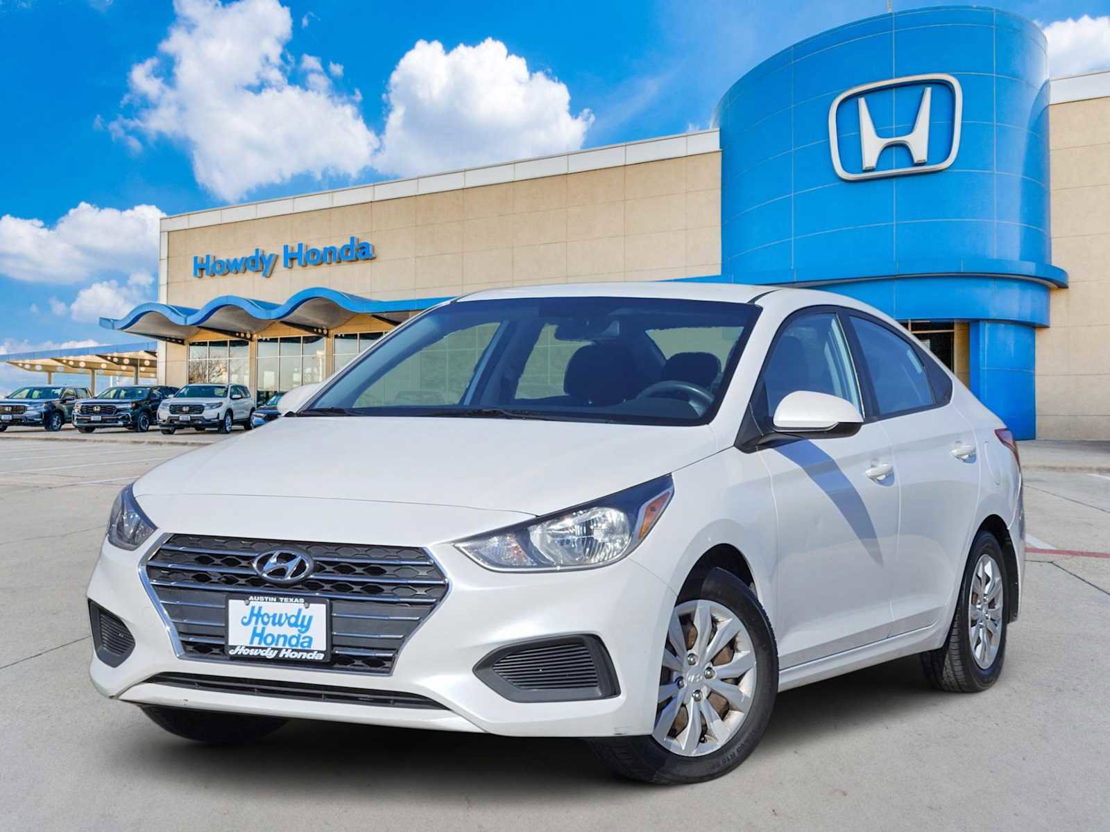 Used 2021 Hyundai Accent SE image 1