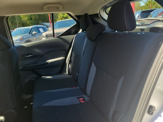 Used 2018 Nissan Kicks SV FWD image 12