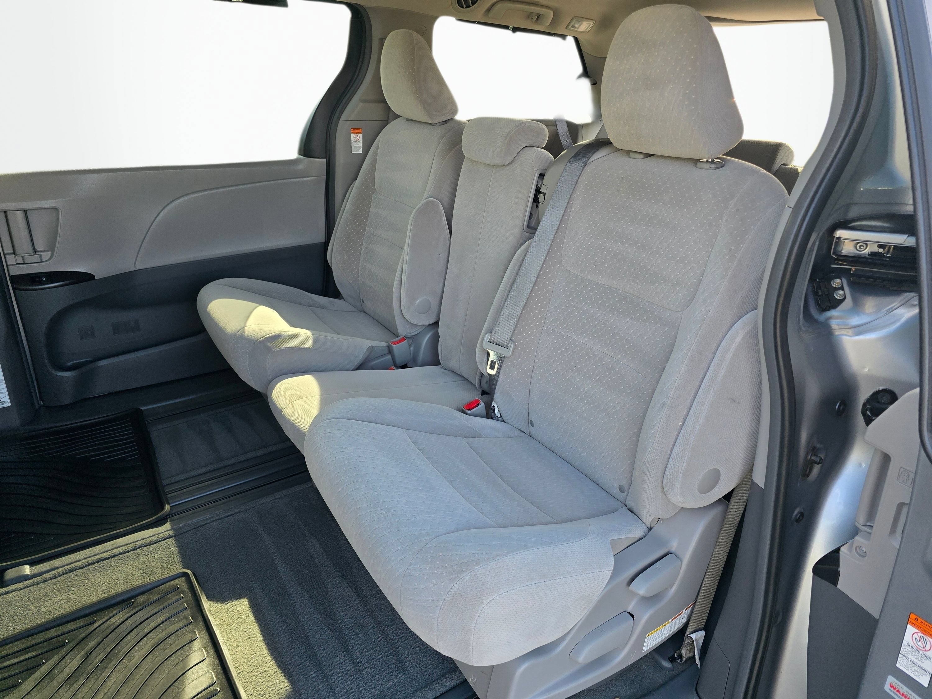 Used 2017 Toyota Sienna LE FWD image 17