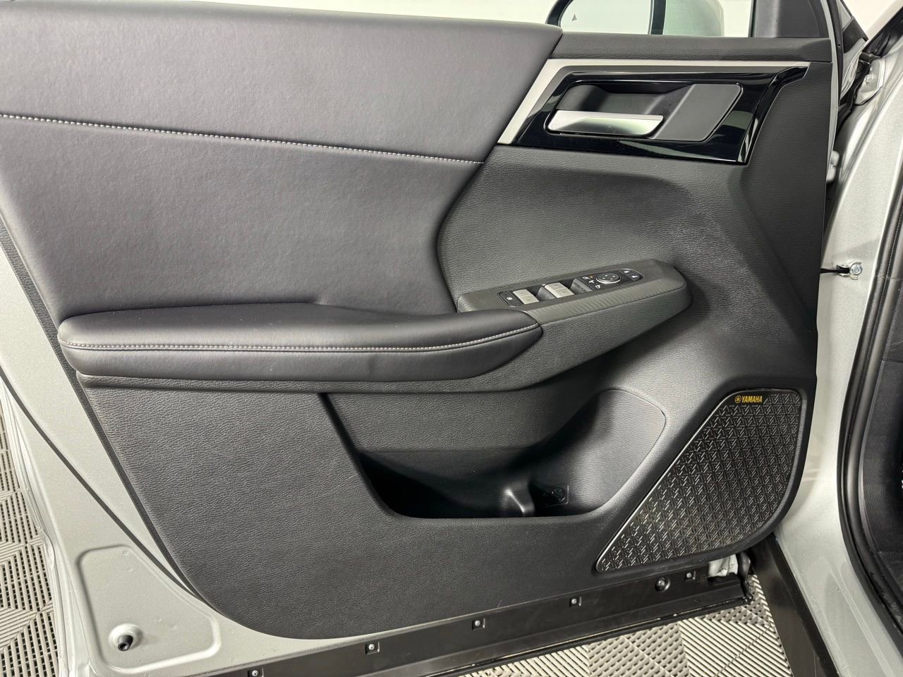 Used 2025 Mitsubishi Outlander SE FWD image 9