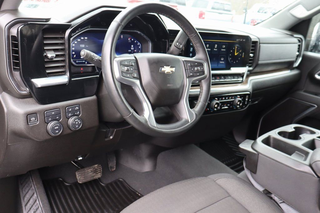 Used 2025 Chevrolet Silverado 2500 LT w/ All Star Edition image 5