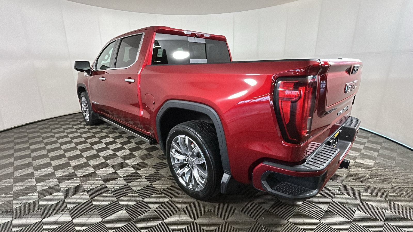 Used 2024 GMC Sierra 1500 Denali w/ Denali Reserve Package AWD/4WD image 5