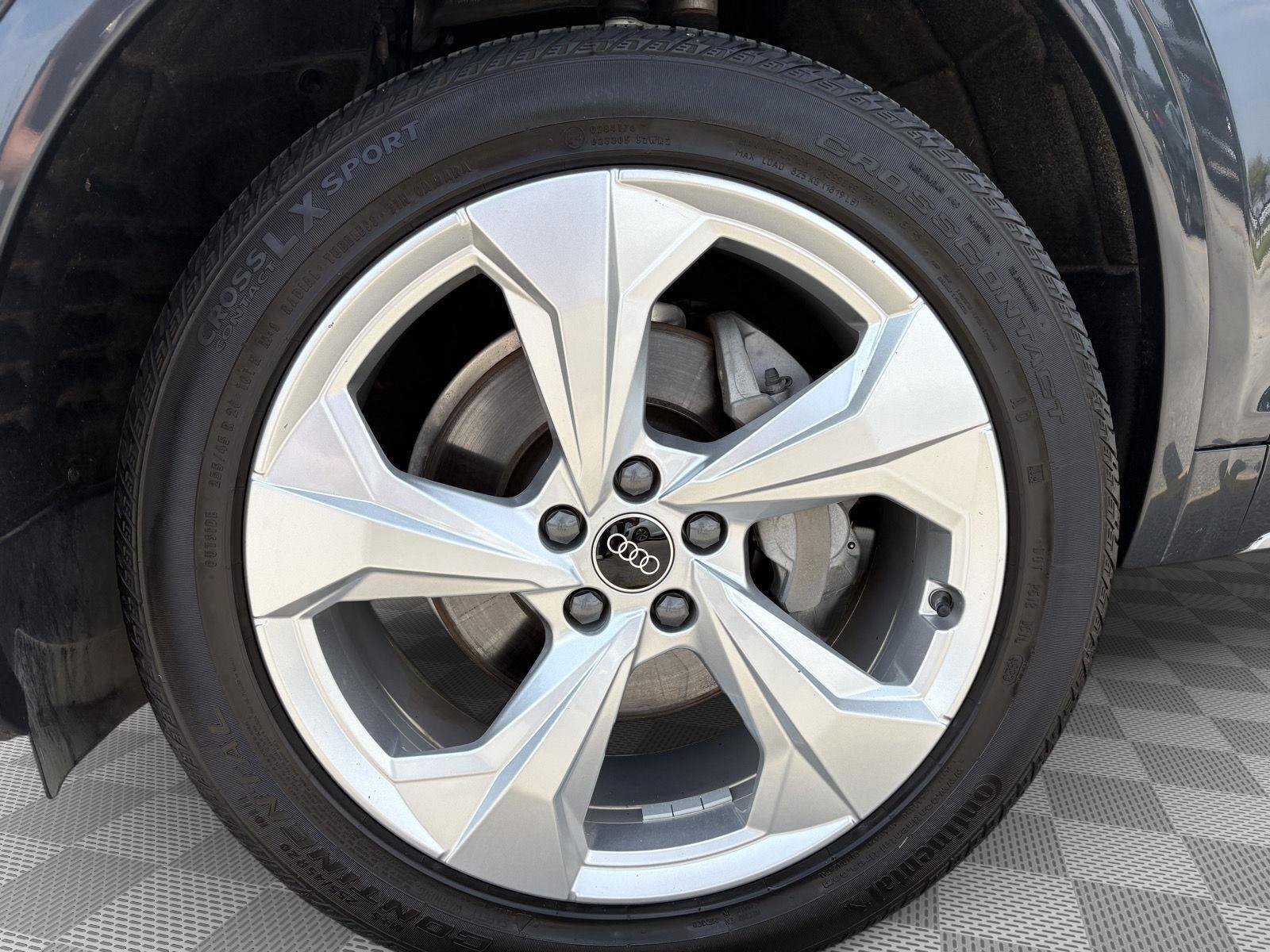 Used 2021 Audi Q5 Prestige w/ Prestige Package AWD/4WD image 9